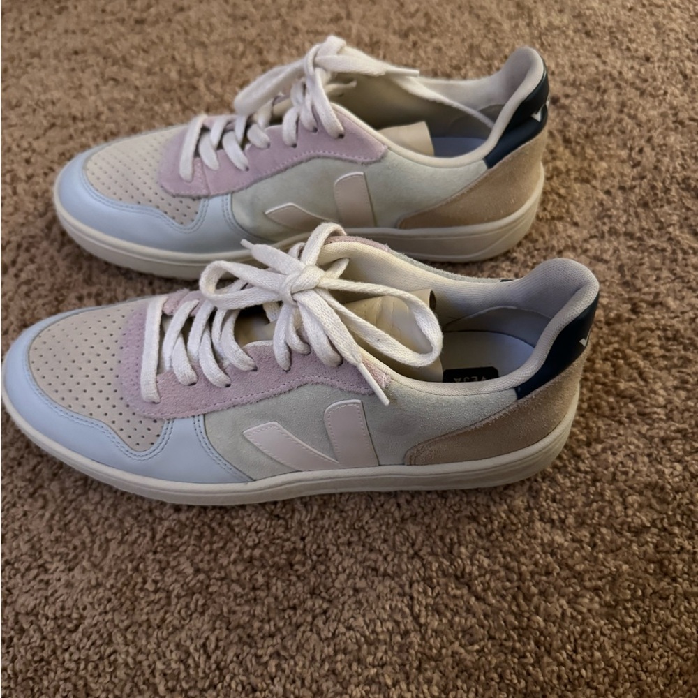 Veja Women's Sneakers - Pink, White, and Beige